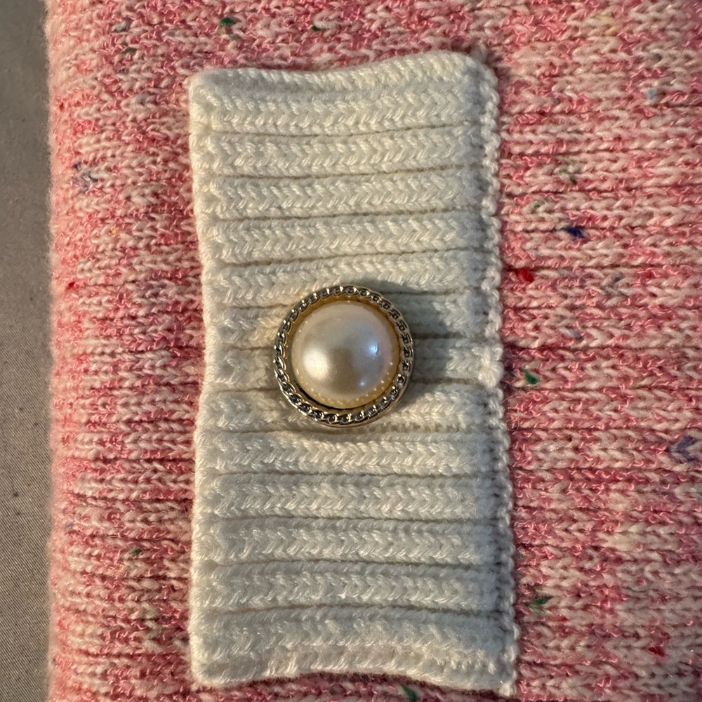 Women's Sweater - Picture 14 of 16